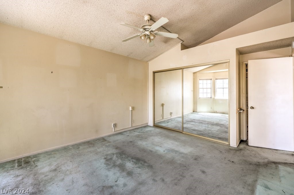 1627 Crystal Shadows Circle Property Photo 19