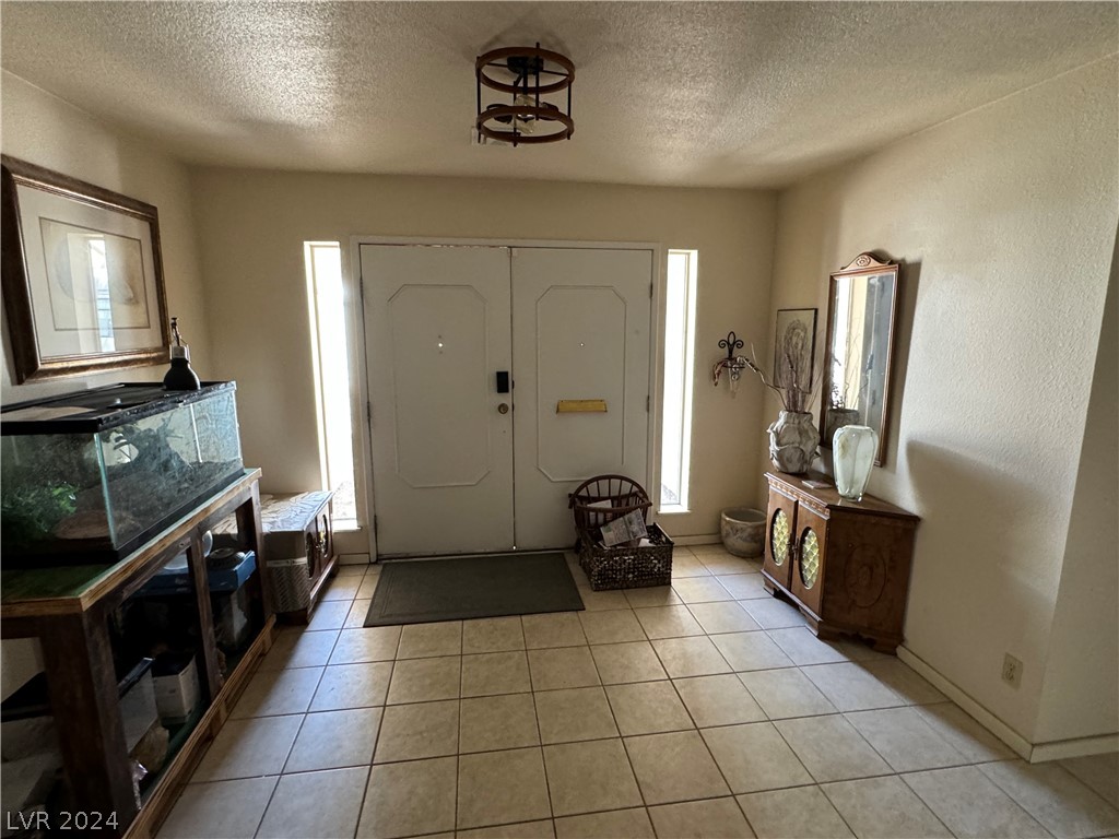 611 East Fairway Road Property Photo 6