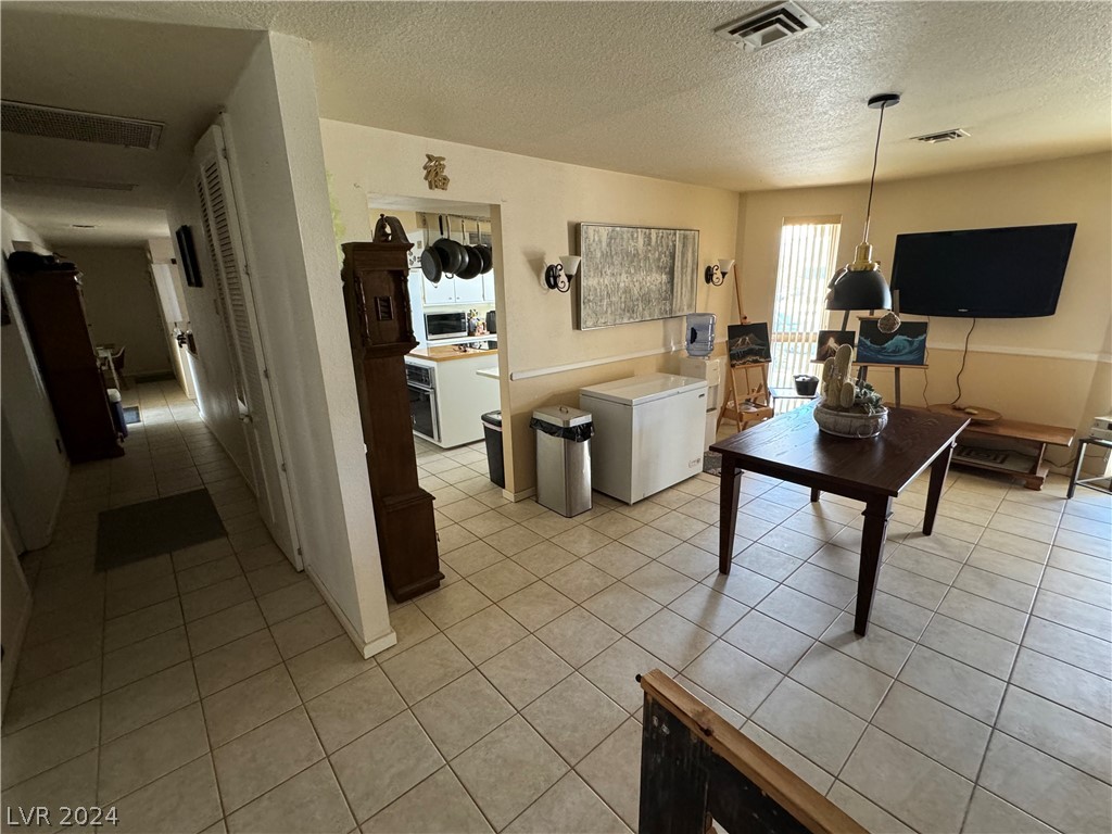 611 East Fairway Road Property Photo 17