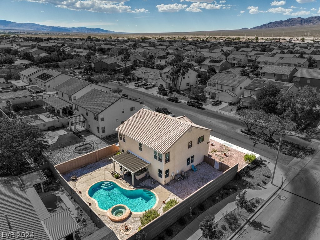 5505 Knotting Pass Property Photo 1