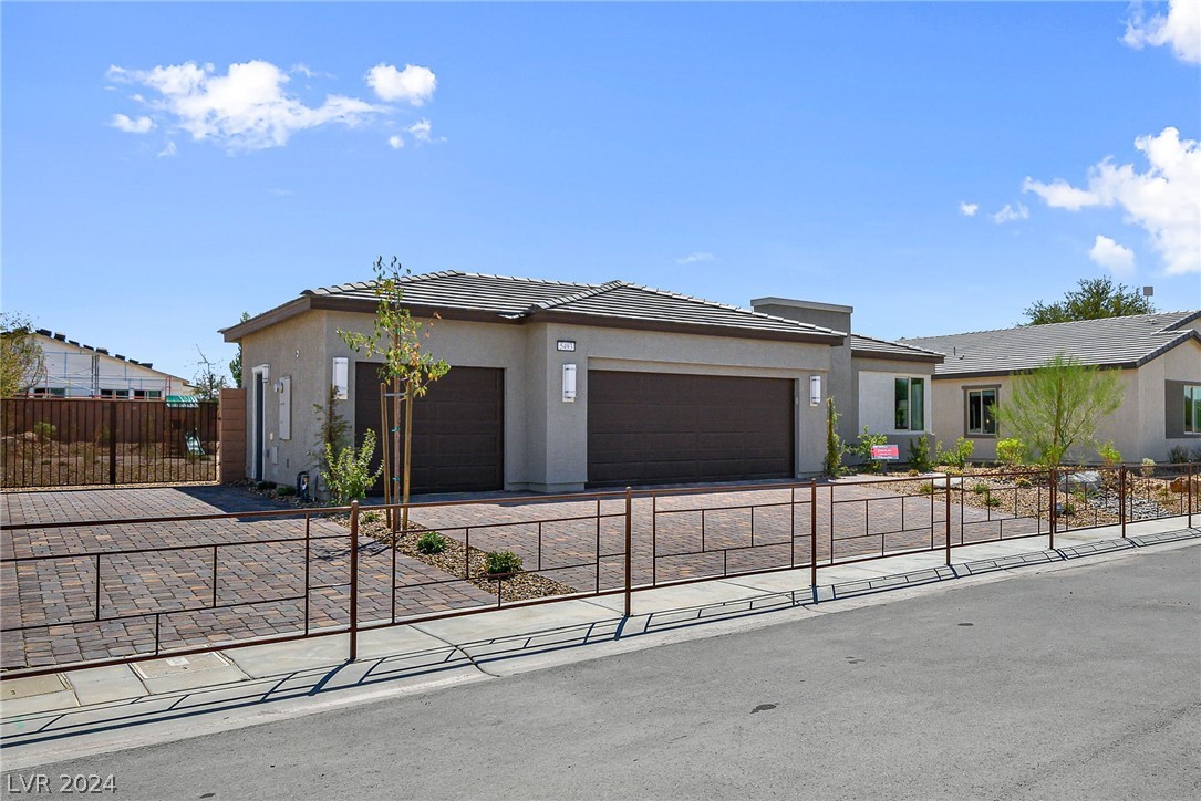 5493 Splendido Avenue Property Photo 1