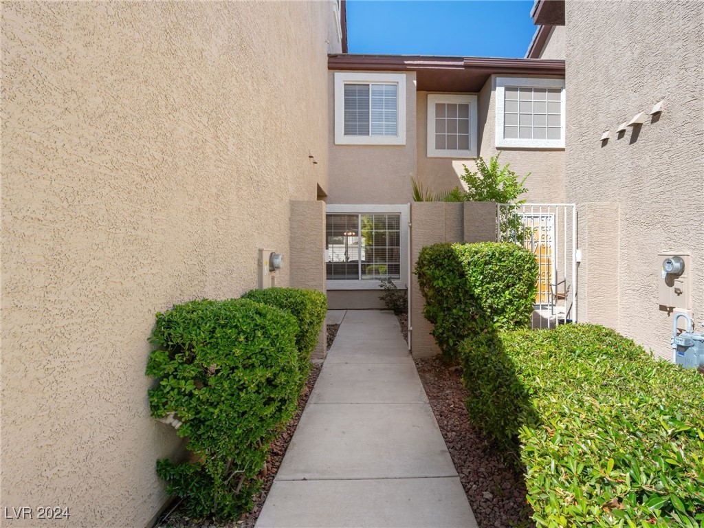 425 Blush Creek Place Property Photo 5