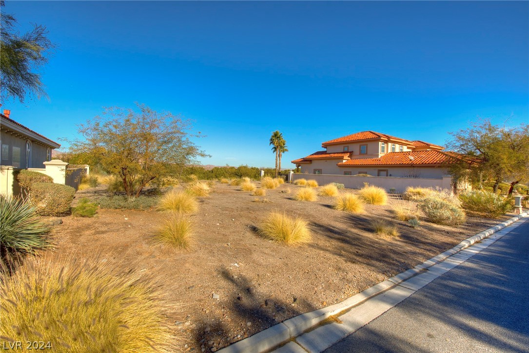 8 Sardana Court Property Photo 10
