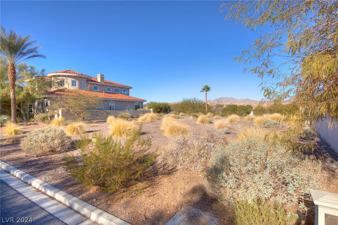 8 Sardana Court Property Photo 11