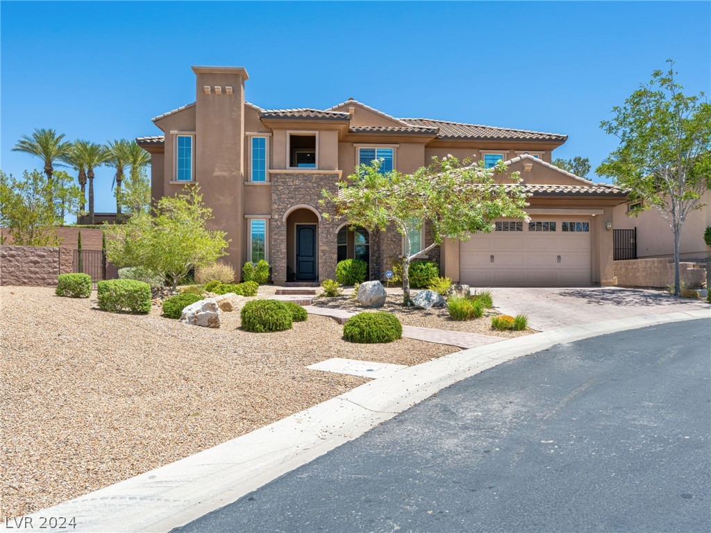 2404 Chateau Napoleon Drive Property Photo 1