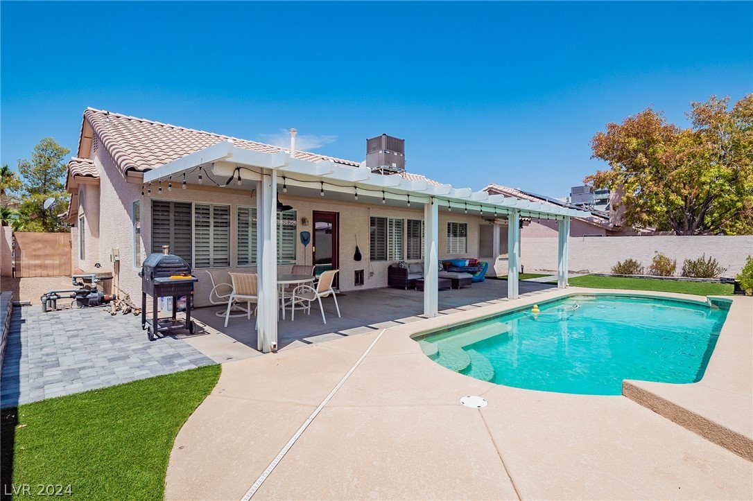 2114 Buckeye Reef Street Property Photo 1