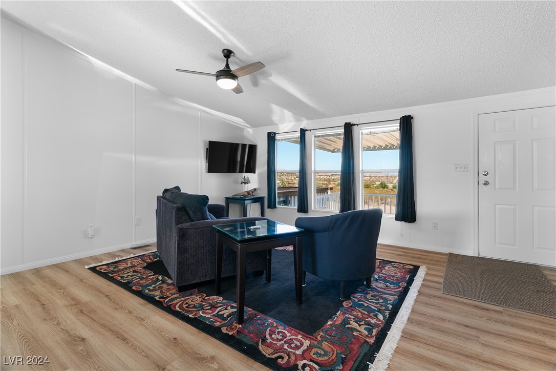 495 East Hobson Street Property Photo 10