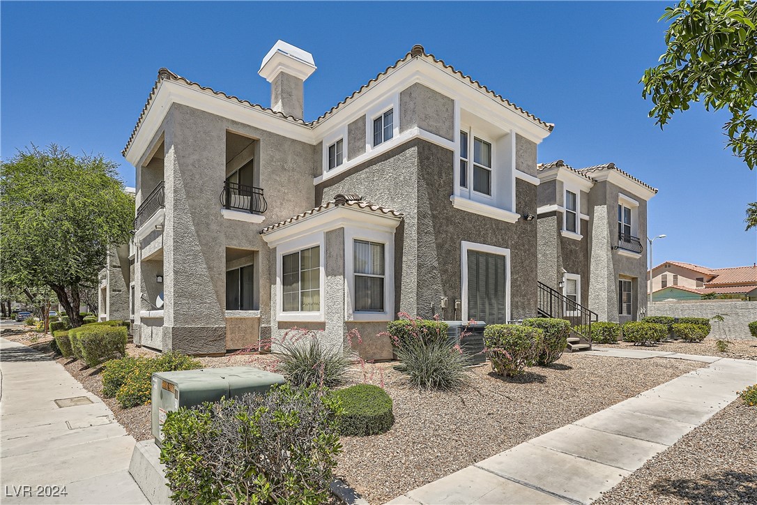 2325 Windmill Parkway 211 Property Photo 1