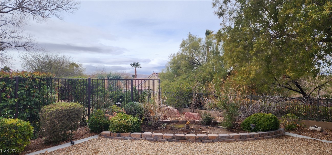 1629 Black Fox Canyon Road Property Photo 4