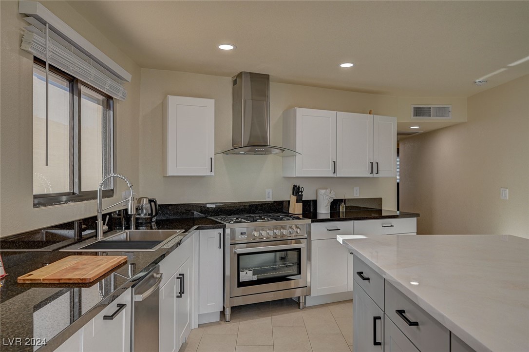 4729 Bennett Drive Property Photo 1