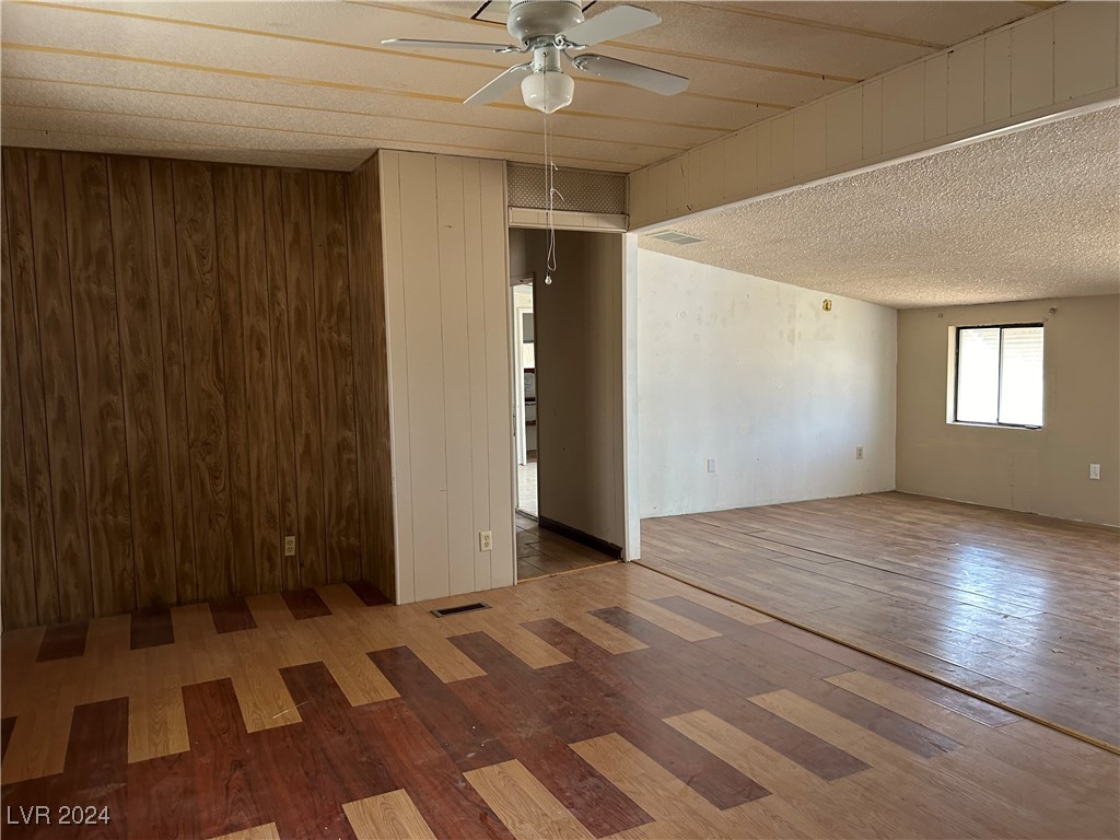 291 Greenwater Street Property Photo 8