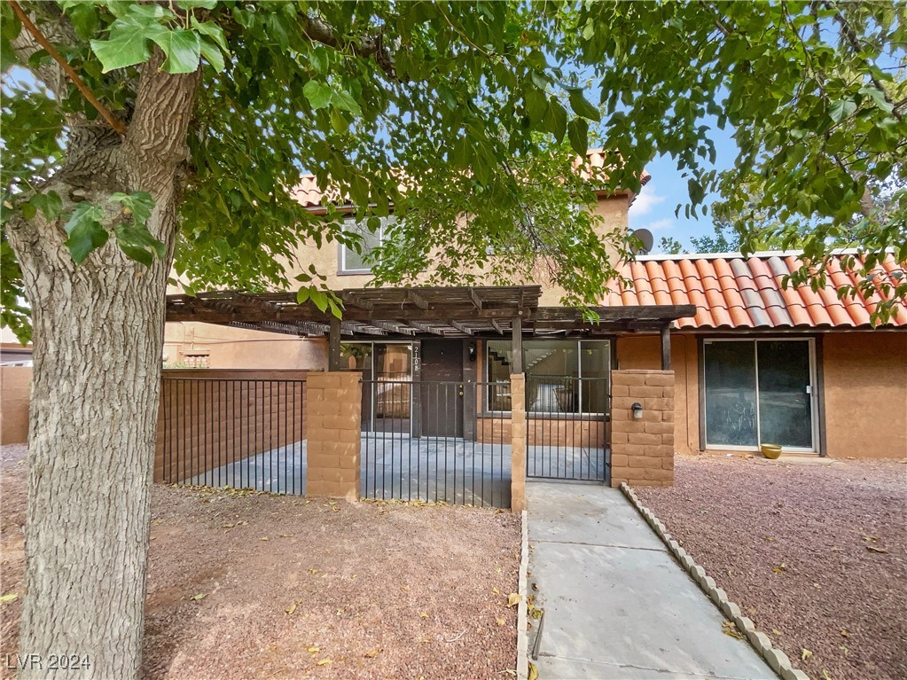 210 Shadybrook Lane B Property Photo 1