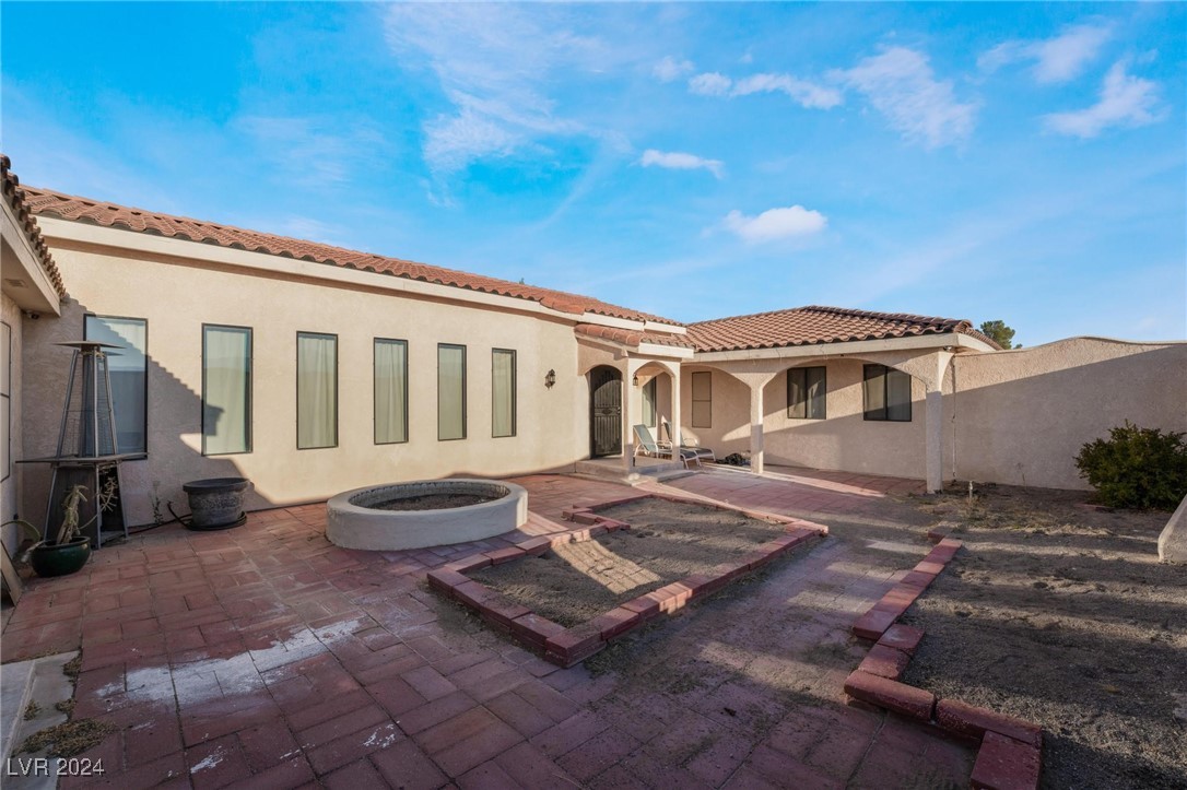 1430 Red Rock Drive Property Photo 4