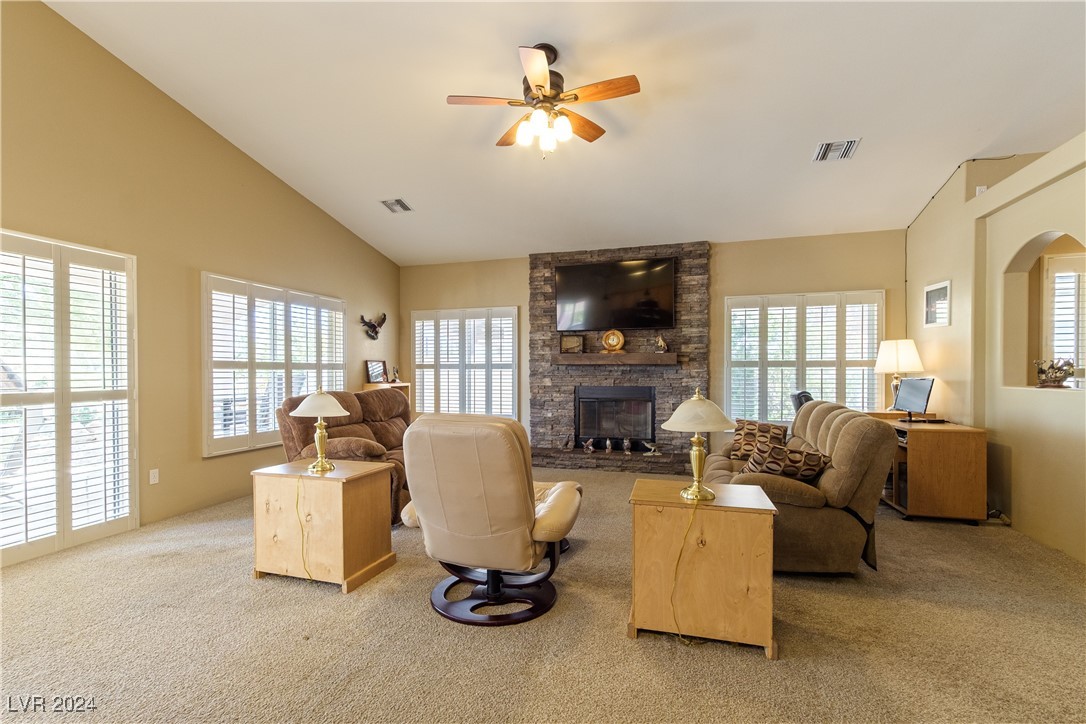 1214 Country Club Drive Property Photo 4