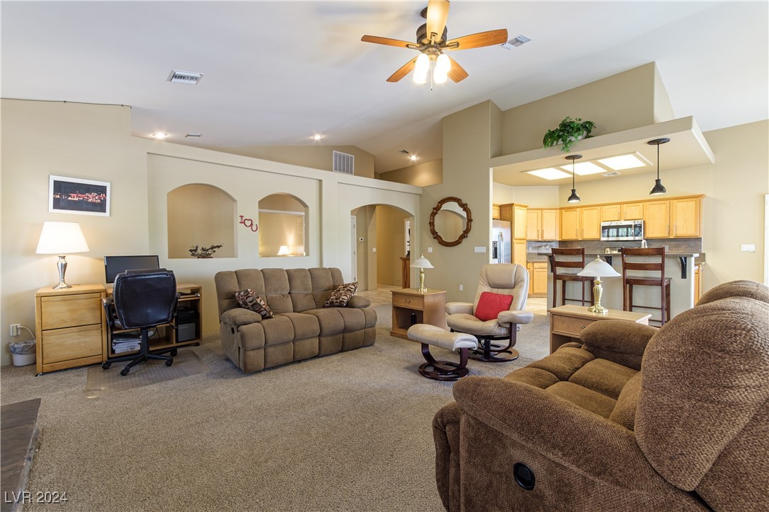 1214 Country Club Drive Property Photo 6