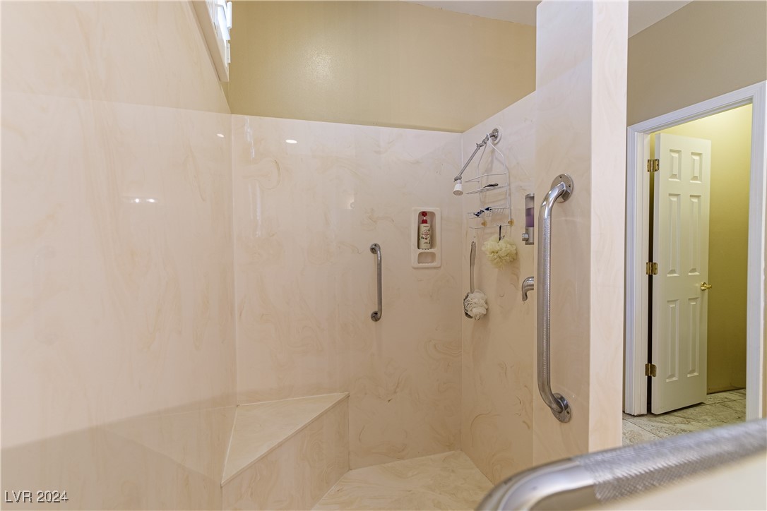 1214 Country Club Drive Property Photo 17