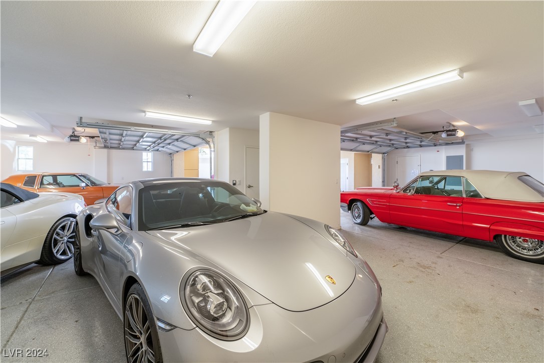 9219 Tesoras Drive 402 Property Photo 9