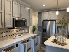 1195 South Sandhill Road Property Photo 10