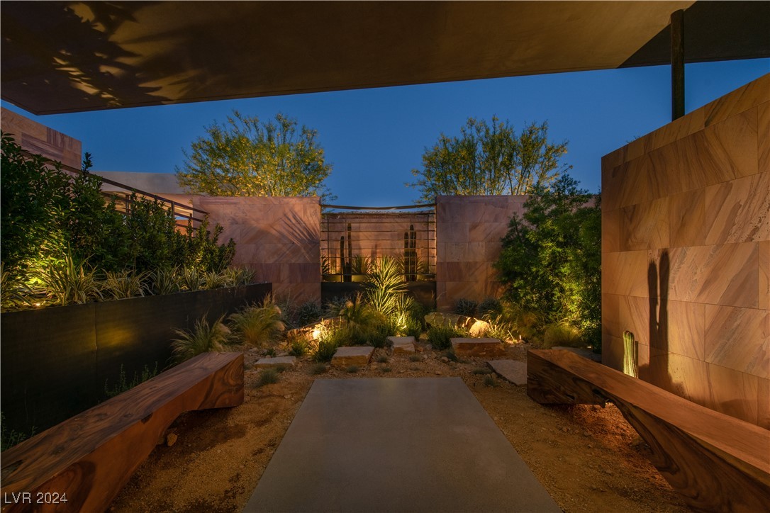 685 Dragon Peak Drive Property Photo 39