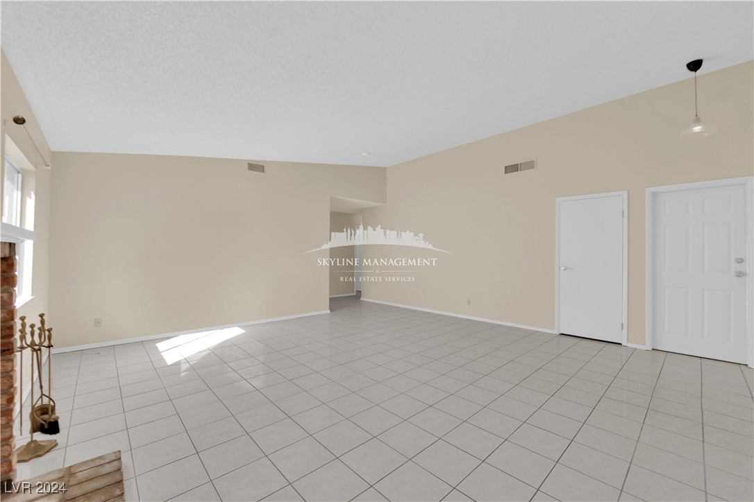 6608 Silverstream Avenue Property Photo 6