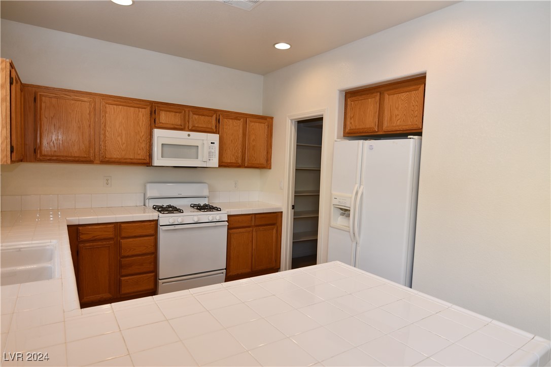 1848 West Hammer Lane Property Photo 6