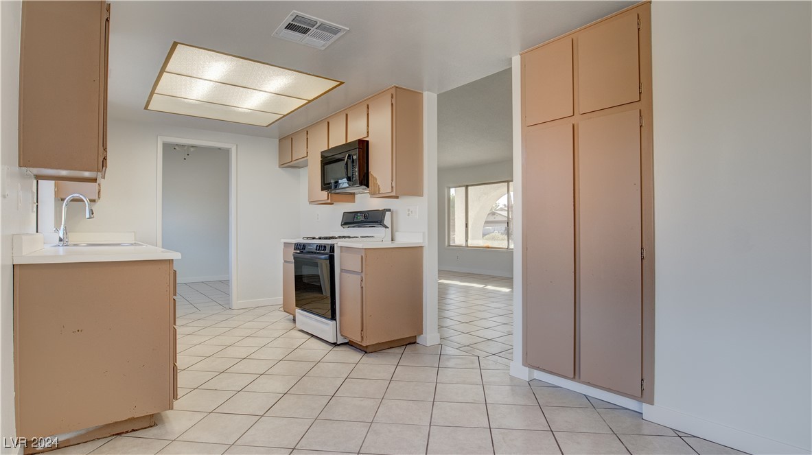 1294 Amapola Drive Property Photo 3