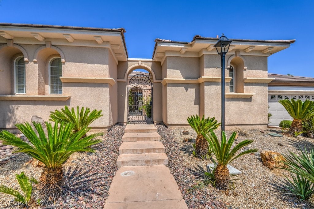 10848 Meadow Garden Court Property Photo 5