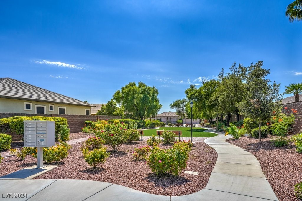 10848 Meadow Garden Court Property Photo 47