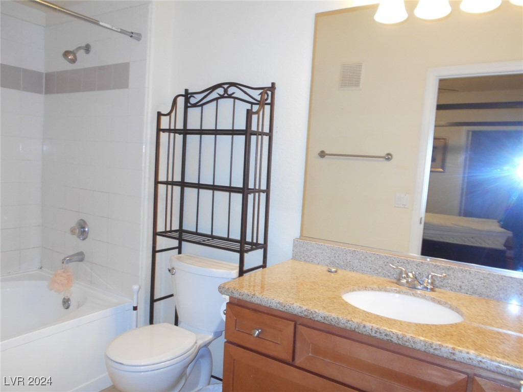 4400 South Jones Boulevard 1138 Property Photo 5