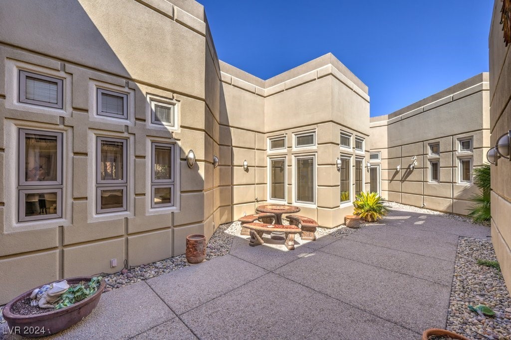 2017 Slow Wind Street Property Photo 4