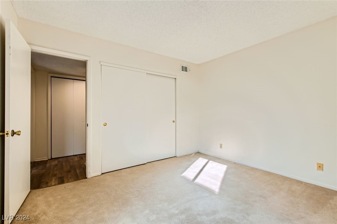 5701 Pearldrop Avenue Property Photo 35