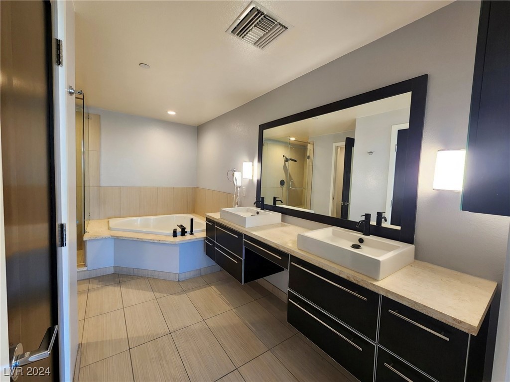8925 West Flamingo Road 322 Property Photo 31