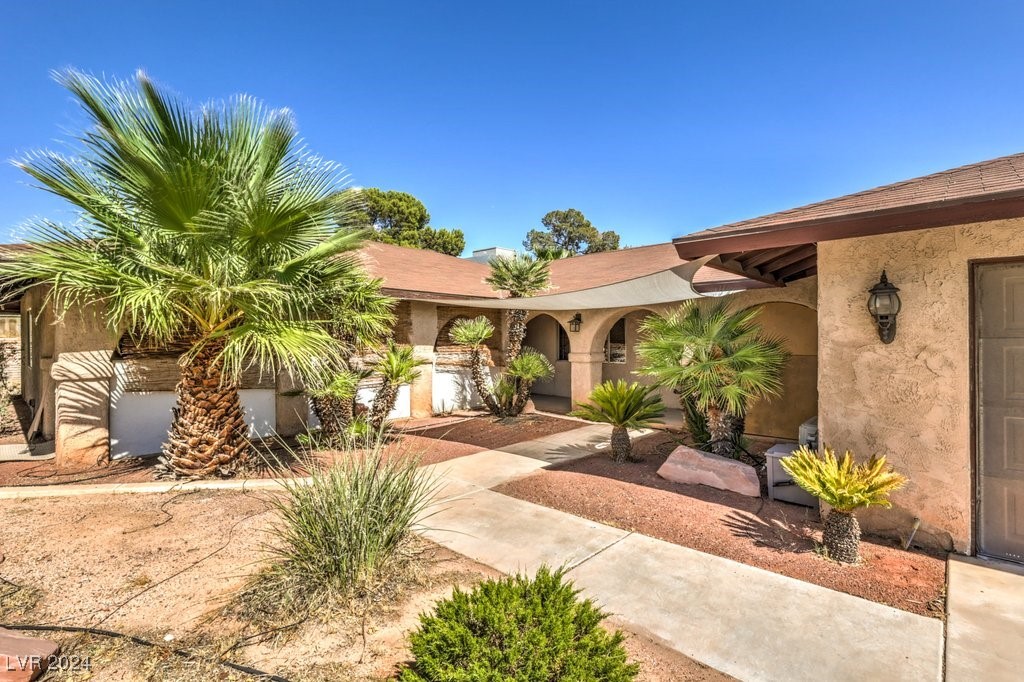 2880 Red Rock Street Property Photo 4