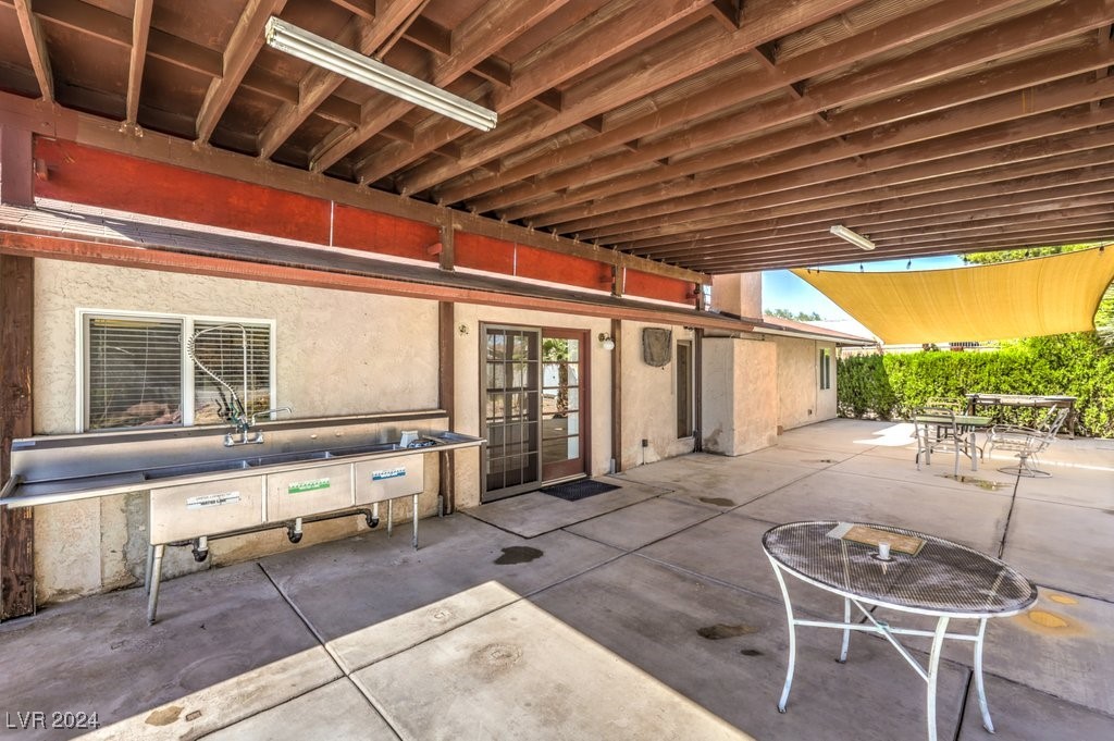 2880 Red Rock Street Property Photo 22