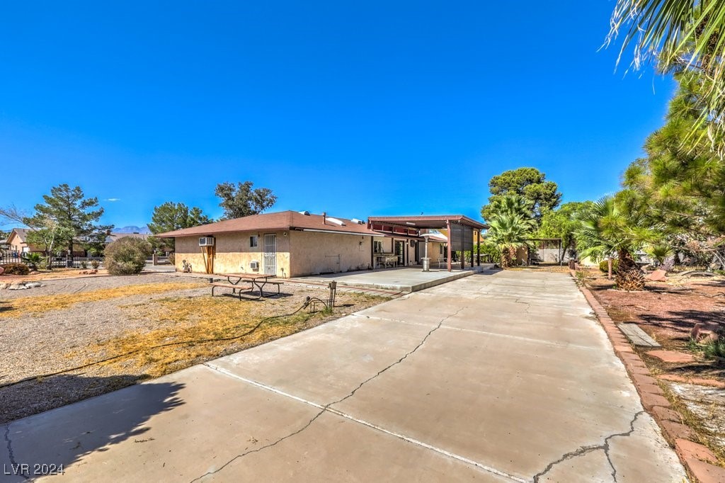 2880 Red Rock Street Property Photo 25
