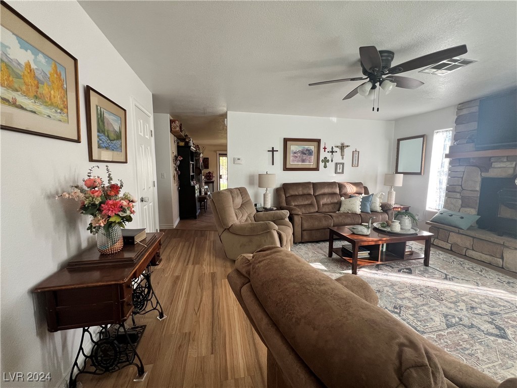 130 Spring Mountain Vista Avenue Property Photo 10