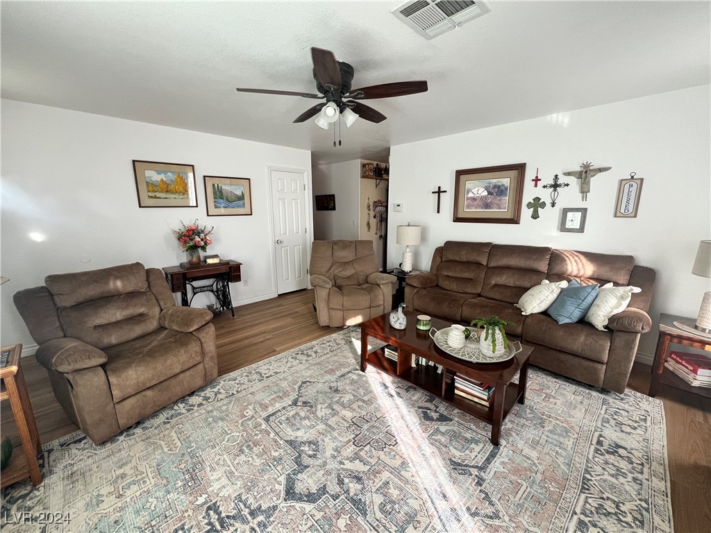 130 Spring Mountain Vista Avenue Property Photo 11
