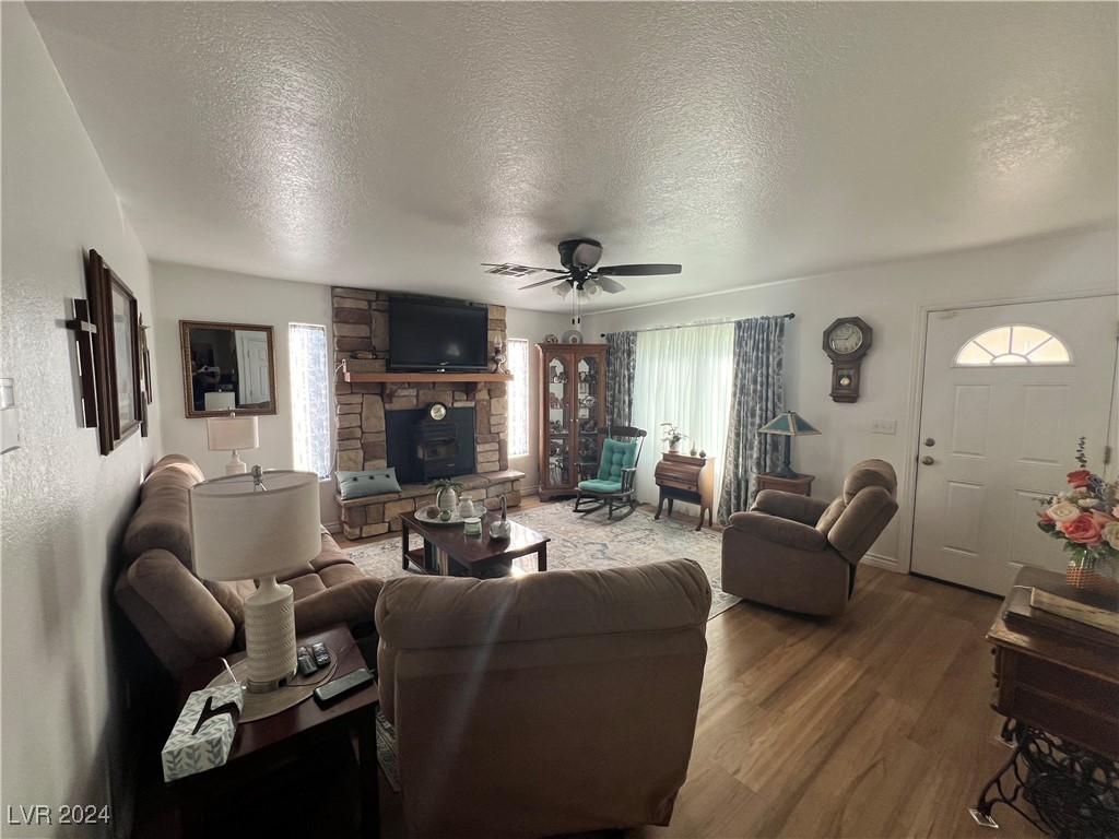130 Spring Mountain Vista Avenue Property Photo 13