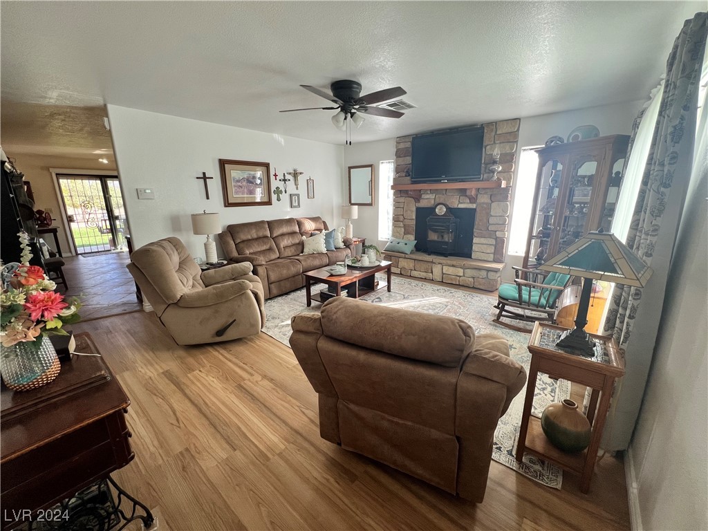 130 Spring Mountain Vista Avenue Property Photo 14