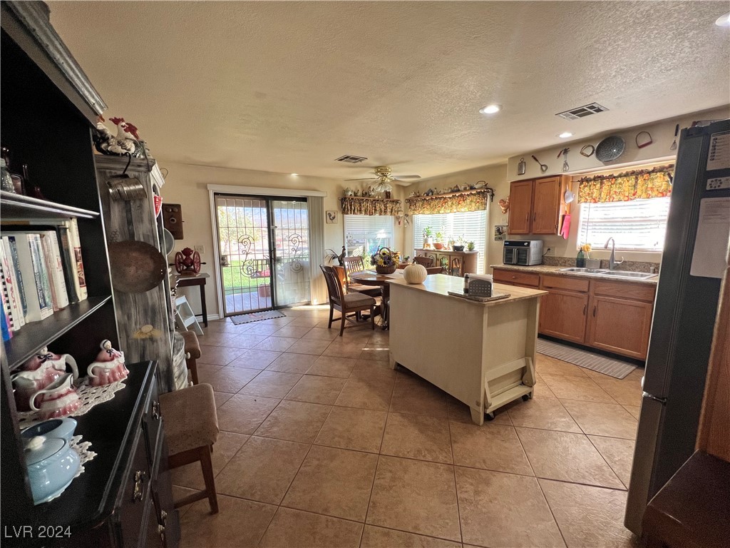 130 Spring Mountain Vista Avenue Property Photo 28