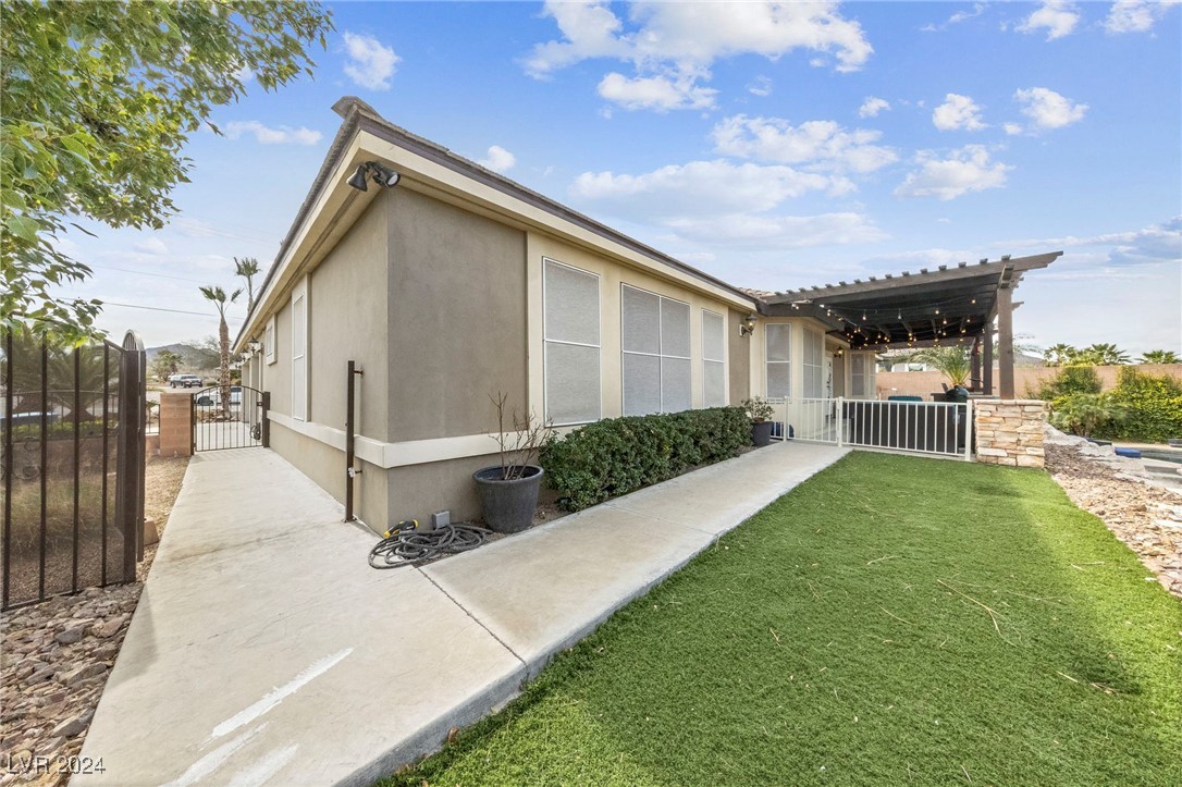 200 West Desert Rose Drive Property Photo 7