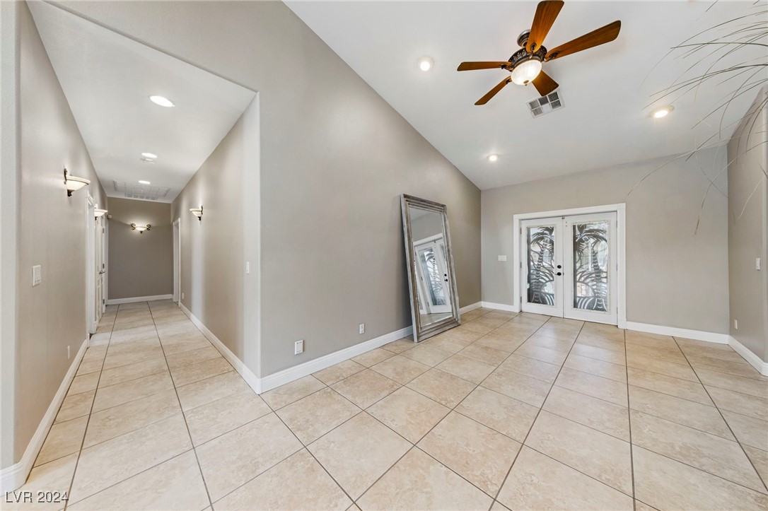 200 West Desert Rose Drive Property Photo 11
