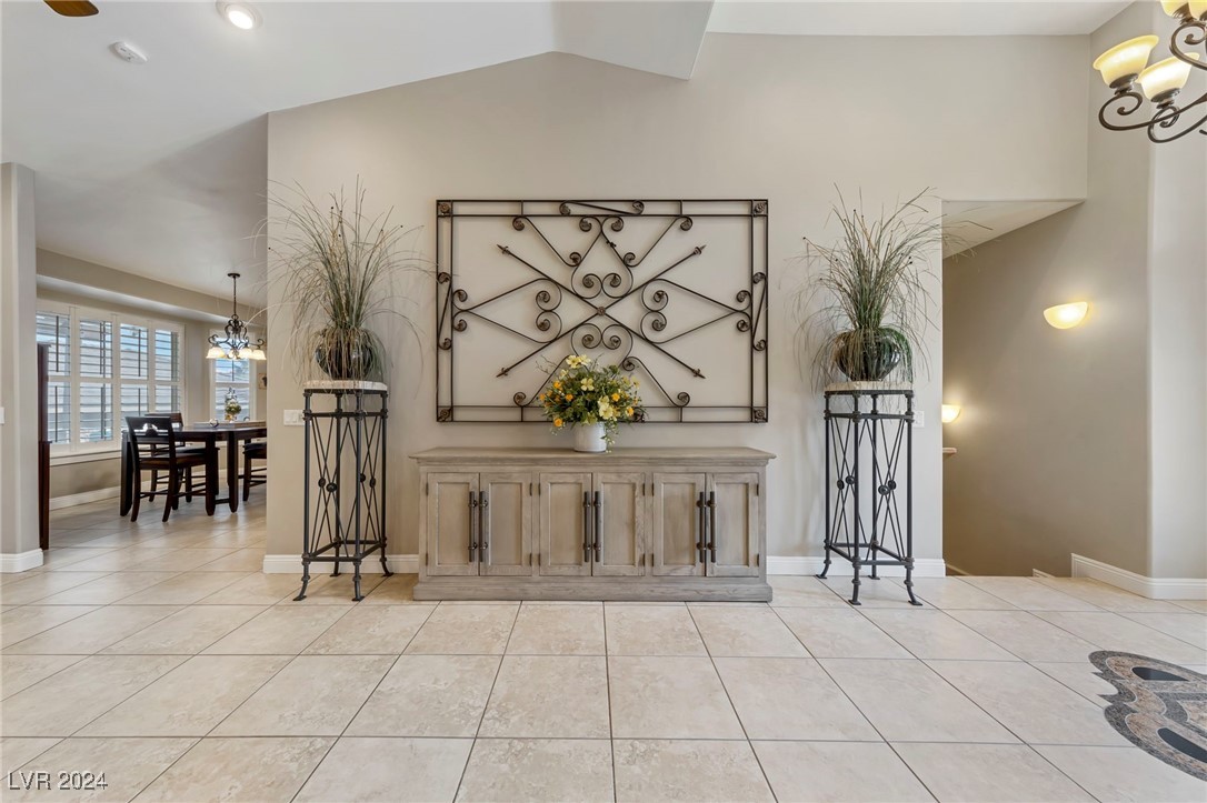 200 West Desert Rose Drive Property Photo 12