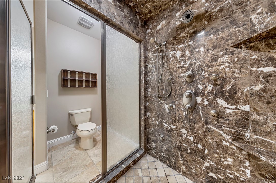 200 West Desert Rose Drive Property Photo 23