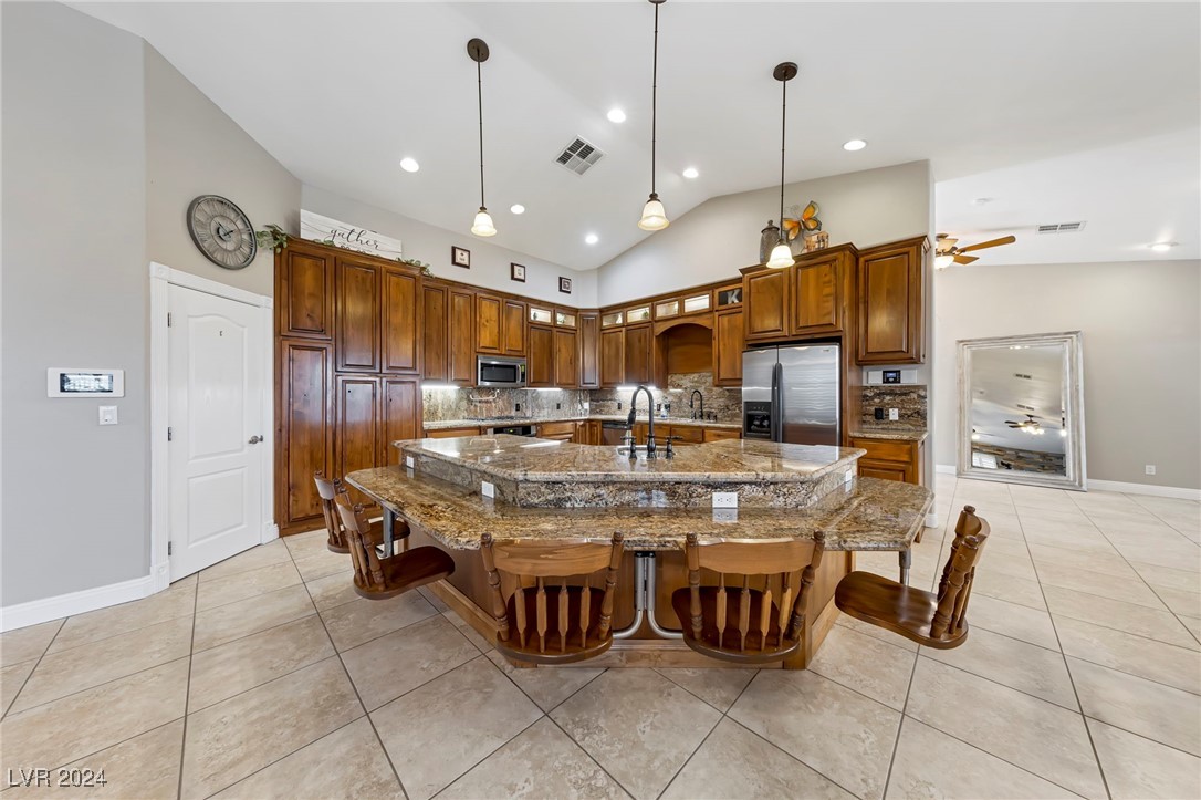 200 West Desert Rose Drive Property Photo 30