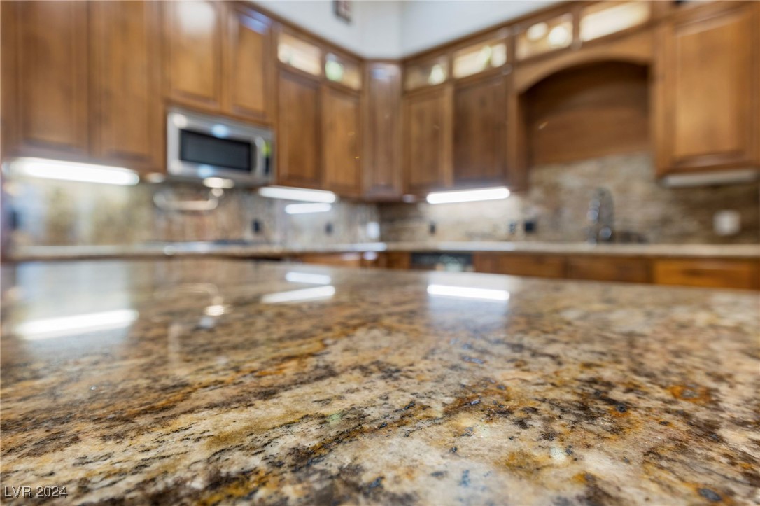 200 West Desert Rose Drive Property Photo 35