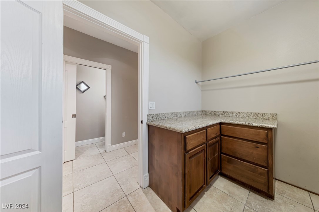 200 West Desert Rose Drive Property Photo 37