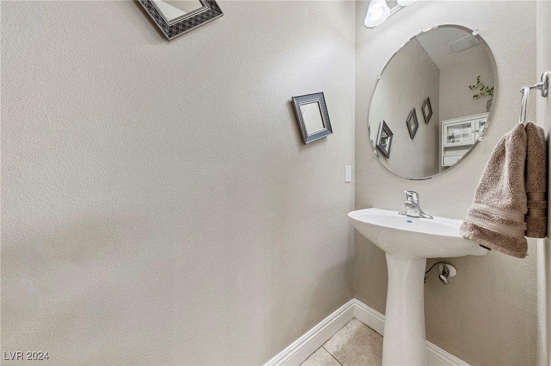 200 West Desert Rose Drive Property Photo 38