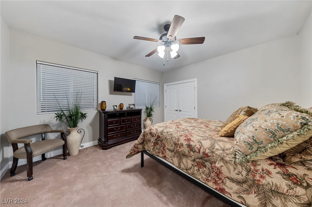 200 West Desert Rose Drive Property Photo 43