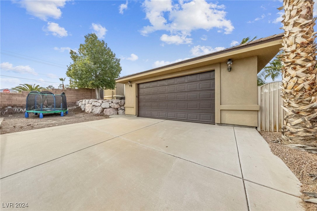 200 West Desert Rose Drive Property Photo 61